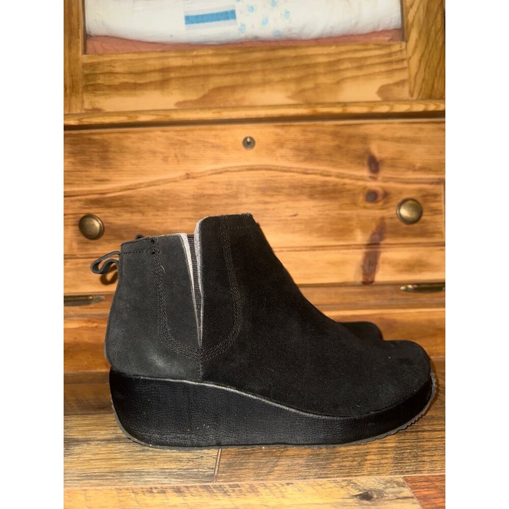 VOLATILE Burlingham Black Suede Stacked Heel Boots Size‎ 8.5 - Picture 4 of 14